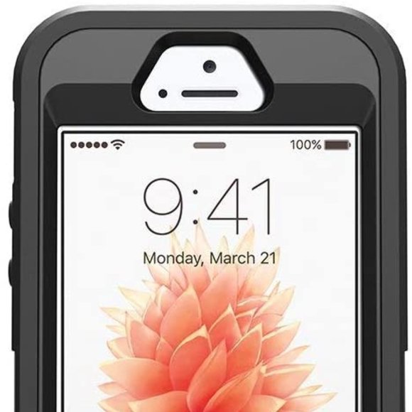 OtterBox Defender Series Case for iPhone 5/5s/SE (1st gen), Black, 1 Count - Picture 1 of 5
